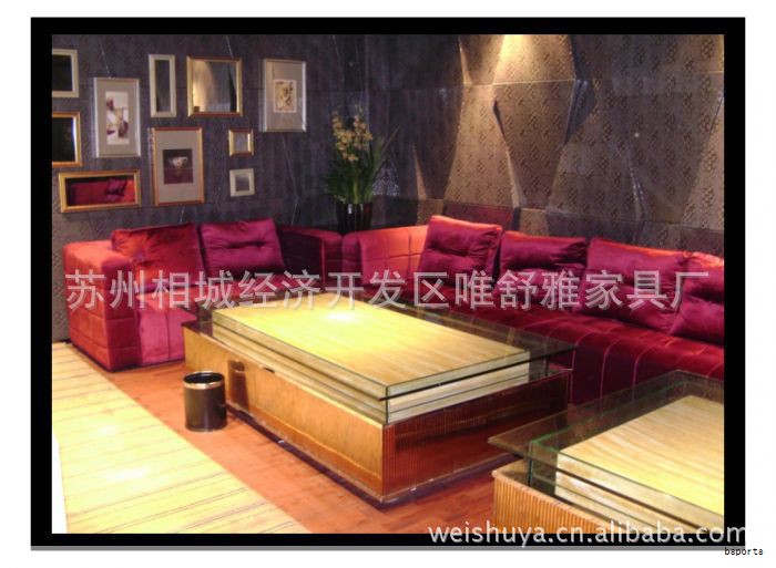 随着酒店行业的持续扩张，2025年客房定制家具的需求显著增加。相较于标准成品，定制方案更能贴合酒店空间布局、功能要求与品牌风格。无论是中高端商务酒店，还是五星级度假酒店，客房家具在舒适度与美观度上的表现已成为提升入住体验和市场竞争力的关键要素。近年来，国内多家家具制造企业在规模化生产、智能制造与环保选材方面持续升级，逐步形成具有代表性的优质制造体系。本文聚焦工厂选择、订制流程及产品系列，供投资方与运营方参考。