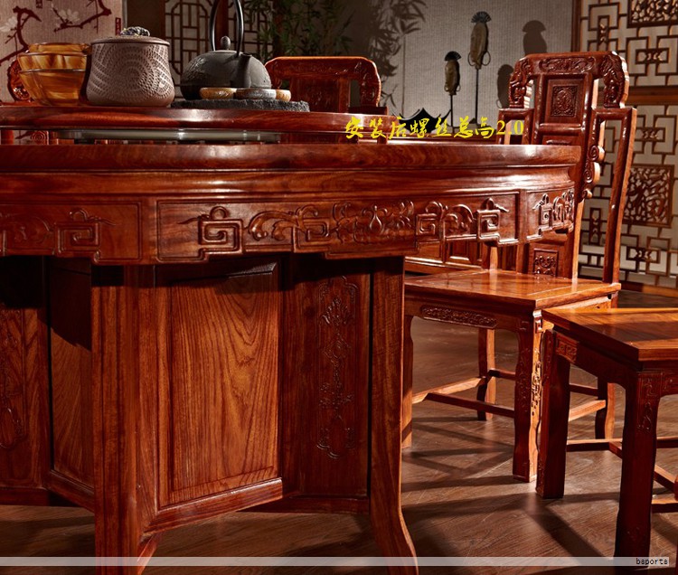 1、防水防潮：客房环境易受水汽侵袭，茶水溢出、卫生间湿气、洗浴蒸汽、毛巾潮湿及季节性湿度变化等都会使家具封边暴露、脱落、板面变形膨胀、饰面裂纹、起泡、霉变等问题，因此选购时应重点关注防水防潮能力。