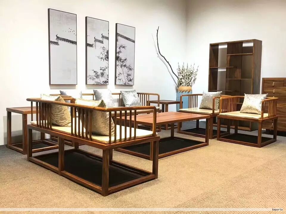 在三四线城市酒店行业快速发展背景下，酒店套房家具定制成为筹备与升级的关键环节。选择可信赖的定制厂家不仅能显著降低成本，还能提升筹备效率。本地化厂家凭借优良的本地服务和短交期优势，逐渐成为众多酒店的首选。以下从核心优势、短交期支撑点、选择标准与合作要点等方面，提供可落地的参考要点。