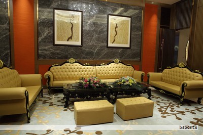 近日在广州落幕的第55届中国家博会(广州)以“设计向新力”为主题,展会规模创下新高,展区涵盖广阔,参展企业超过4900家,专业观众覆盖187个国家和地区,海外观众约56,000人,同比增长显著。办公环境与商用空间展区面积约24万平方米,汇聚1090家海内外企业,成为全球商用家具领域最具前瞻性的交流与交易平台。 近日在广州落幕的第55届中国家博会(广州)以“设计向新力”为主题,展会规模创下新高,展区涵盖广阔,参展企业超过4900家,专业观众覆盖187个国家和地区,海外观众约56,000人,同比增长显著。办公环境与商用空间展区面积约24万平方米,汇聚1090家海内外企业,成为全球商用家具领域最具前瞻性的交流与交易平台。