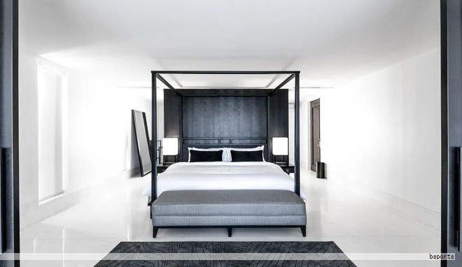 酒店客房家具是空间功能与风格的载体,材质直接影响舒适度、耐用性与成本。实木、板材、金属三类为主流选择,需结合酒店定位、预算与装修风格进行综合考量,本文从多维度对比,供行业决策参考。 酒店客房家具是空间功能与风格的载体,材质直接影响舒适度、耐用性与成本。实木、板材、金属三类为主流选择,需结合酒店定位、预算与装修风格进行综合考量,本文从多维度对比,供行业决策参考。