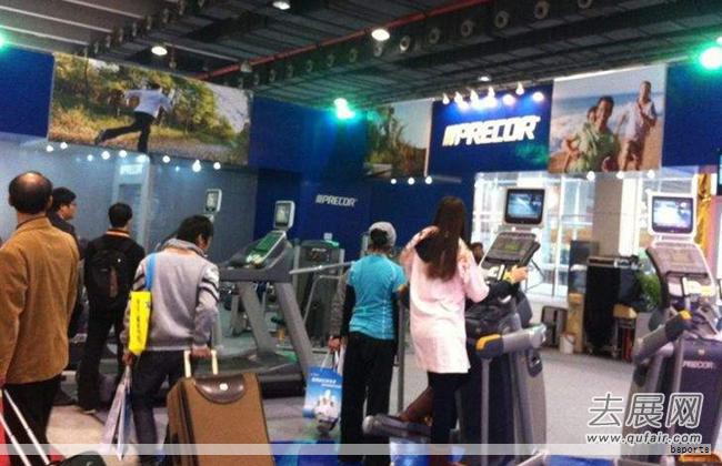 深圳国际酒店家具商用定制及软装设计展（H+R Design Expo）是博华展览旗下的年度行业盛会，专注酒店与商业空间的全链条需求。展会覆盖酒店客房家具、床垫、商用及定制家具、餐饮与酒吧设计与设施、餐桌椅、智能家具与灯具、智能控制系统等核心板块；户外休闲家具、遮阳产品、庭院景观装置等户外领域亦全方位呈现；软装饰品涵盖饰品、灯饰、地毯、花艺、香薰、装饰画、布艺、桌面用品、艺术品、软装材料及全屋定制等配套品类。