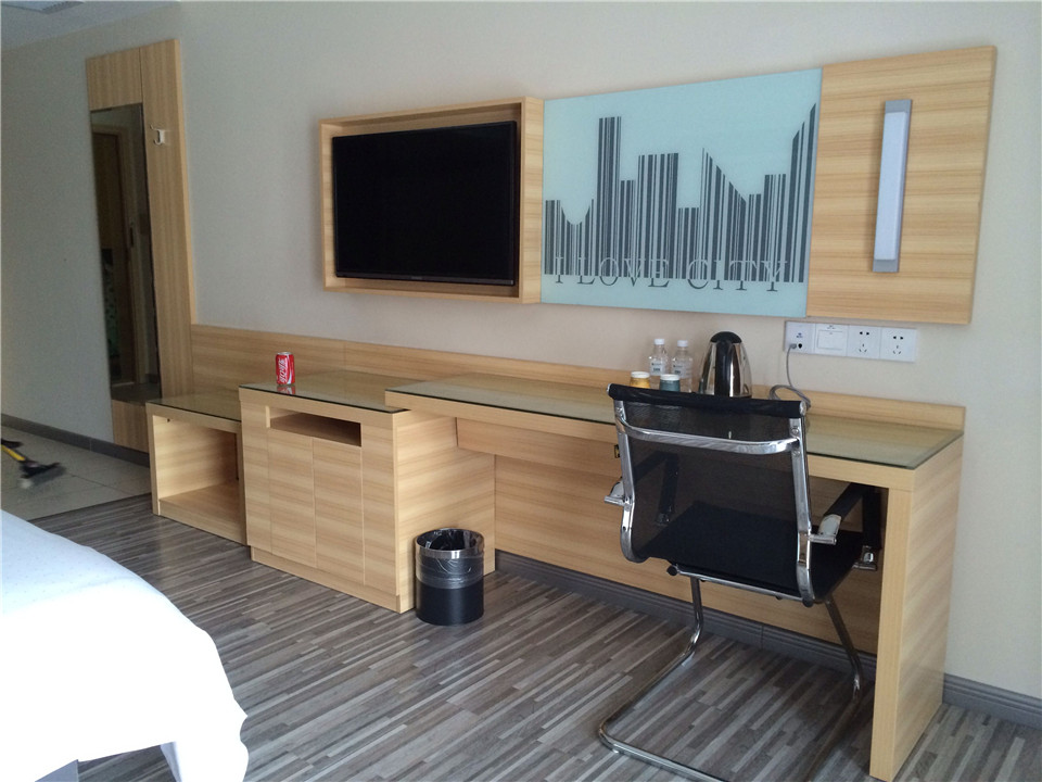 形成历史与现代的对话