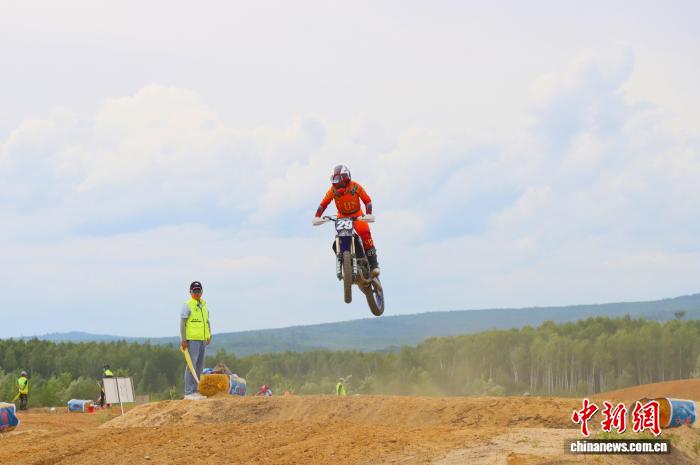 60余赛车手驿路狂飙：2025中国摩托车越野锦标赛
