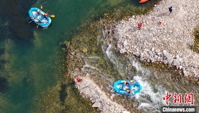 广西桂林资源县山水如画迎来中国漂流联赛总决