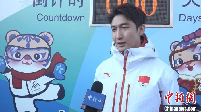 武大靖在哈尔滨亚冬会以解说新身份承载旧情怀