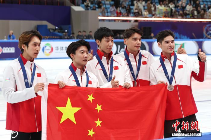 中国冰雪健儿全力冲刺米兰冬奥会 多项目斩获参