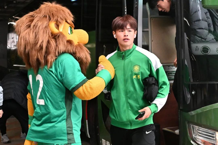 18岁新援邓捷夫中超首秀惊艳 跑动数据登顶