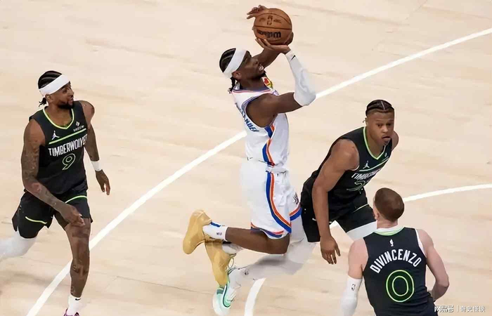 哈登与亚历山大造犯规之争引热议 规则与战术的