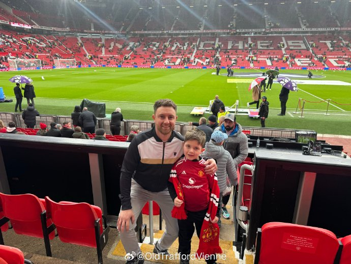 曼联首战老特拉福德3-1力克维拉