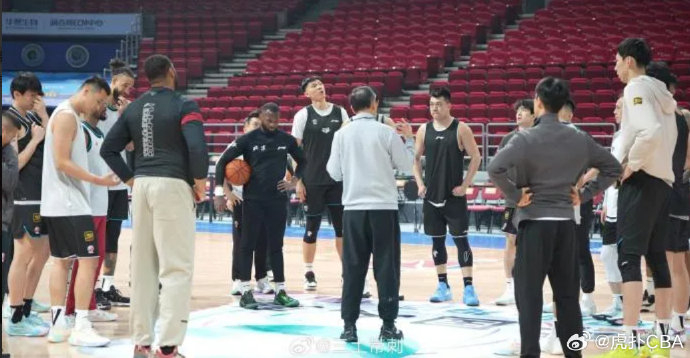 曾凡博膝盖伤势未愈近期缺席 北京男篮迎战浙江