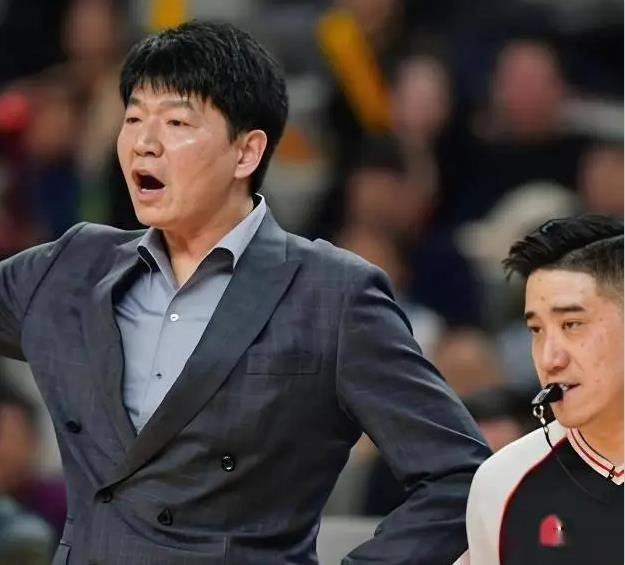 山东高速男篮客场告负 邱彪平均主义遭质疑