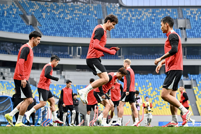 成都蓉城领跑中超争冠战 费利佩复出冲击榜首