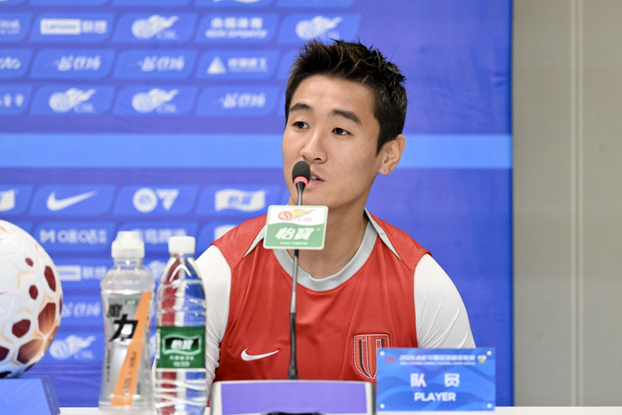 成都蓉城领跑中超争冠战 费利佩复出冲击榜首