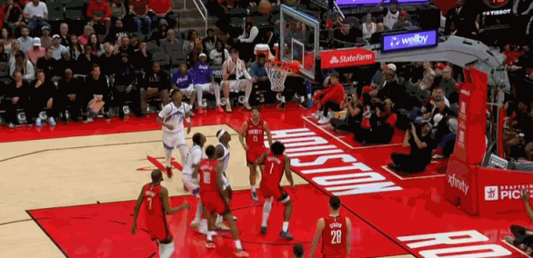 火箭轻取爵士送对手8连败 阿门误伤小史密斯引关