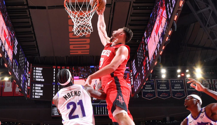 火箭轻取爵士送对手8连败 阿门误伤小史密斯引关