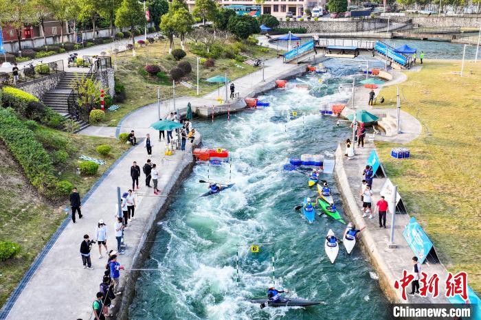福建南安揭幕2025年国际皮划艇激流回旋世界积分