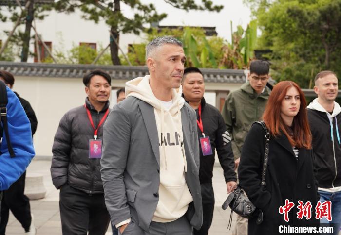 西班牙球星访华谈青训：长期坚持方能铸就足球