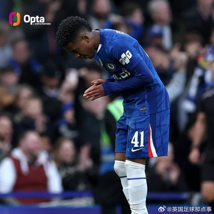 18岁小将埃斯特旺足总杯传射建功 创英超最年轻