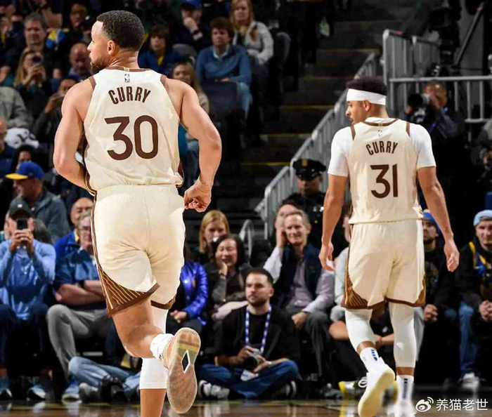 勇士替补奇兵逆转国王 离附加赛仅差半胜场