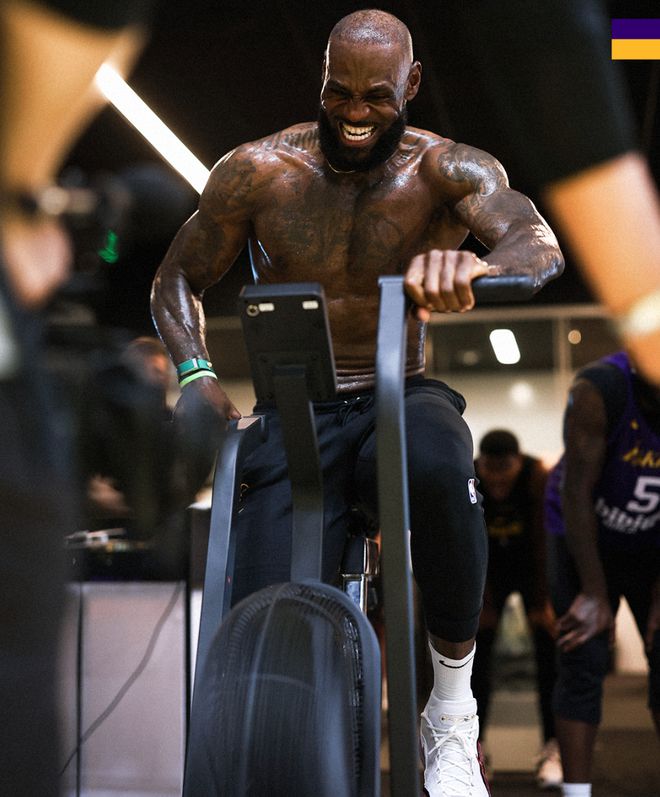 41岁勒布朗单核带队备战季后赛 身体状态与历史