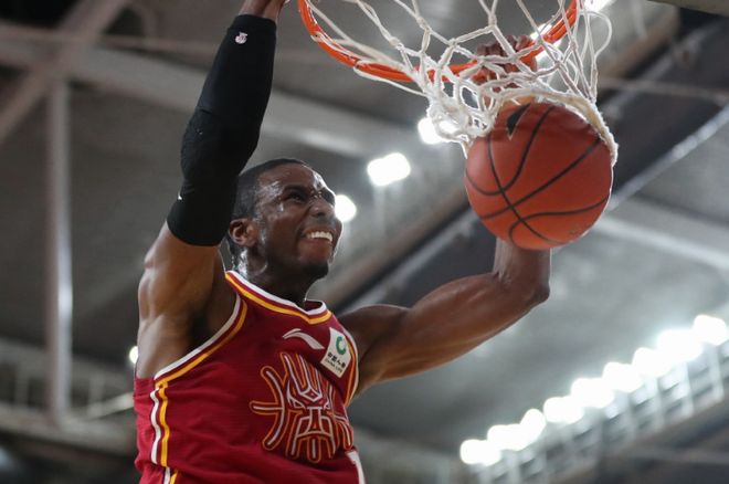 青岛双杀山西终结赛季三连败 韦瑟斯庞砍35分率