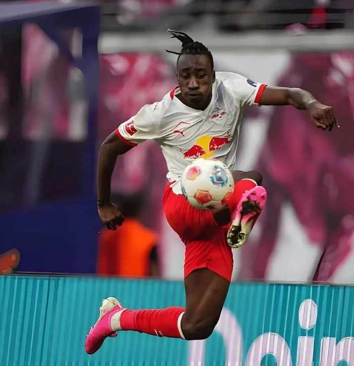 19岁科特迪瓦边锋迪奥曼德引利物浦巴黎争夺，